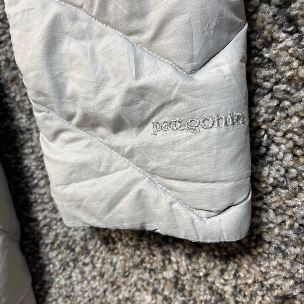 Patagonia Fiona Down Parka Women's Medium Grey Fog Quilted Puffer Coat 28222 - Picture 10 of 12